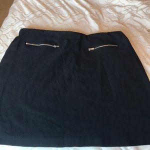 Le Chateau black skirt